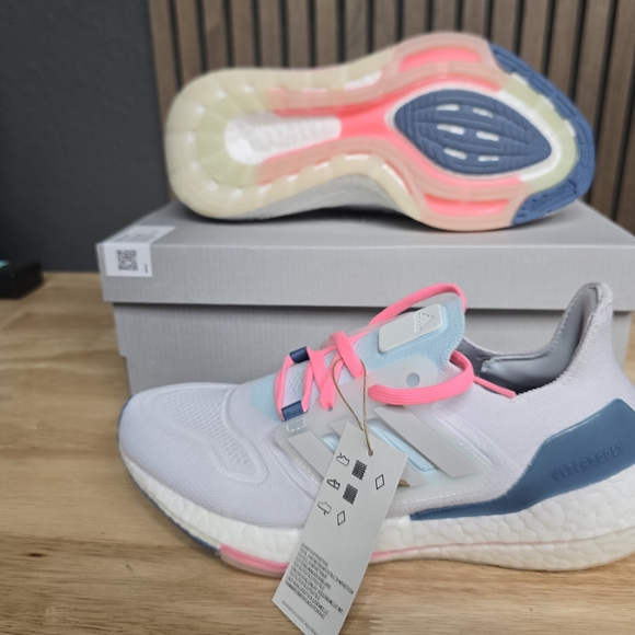 Adidas White and Pink Sneakers - Picture 4 of 12